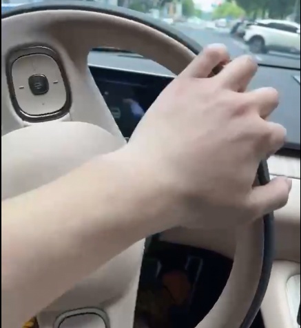 空调漏水，换挡卡顿，疑似ET7用户吐槽首提变首修
