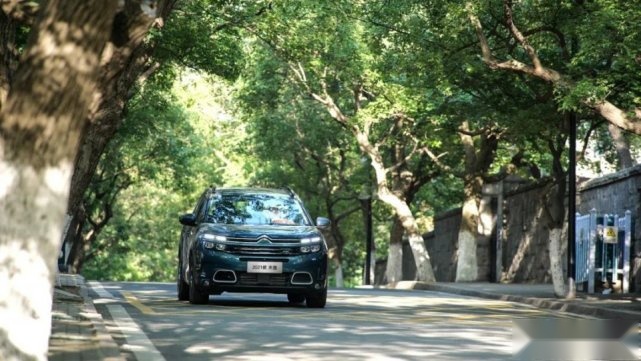 都是狠角色，RAV4荣放、探界者、天逸，谁更值得选择？