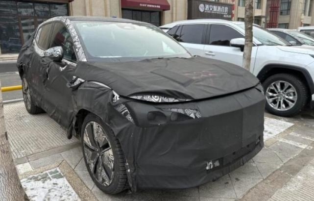 中国生产/浩瀚架构/纯电小型SUV，沃尔沃EX30将于6月中亮相