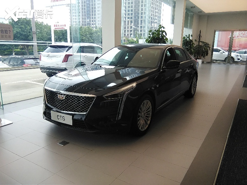 凯迪拉克CT6 探店实拍 4.2T+V8 动力超奔驰E级 配
