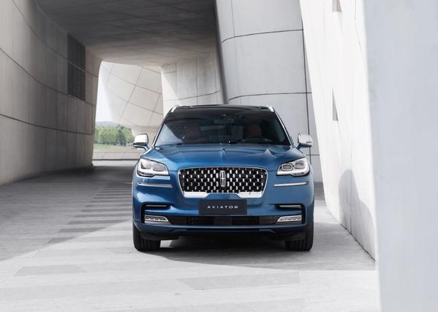 标配全进口3.0L V6双涡轮，50.98万起还买啥BBA？