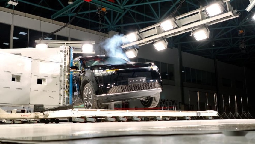 安全感拉满！问界M9成功挑战TOP Safety首次双项安全测试