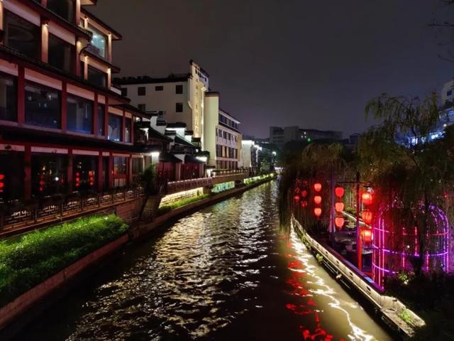 夜泊古秦淮、日探紫金山，梧桐下与北京现代菲斯塔畅游南京