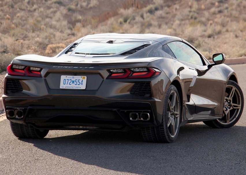 新科尔维特搭载6.2L V8发动机，3秒破百，堪称“速度无极
