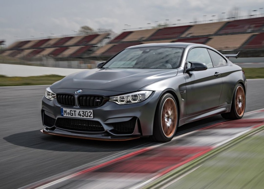 3.0T双增压571马力，英菲尼迪Q60叫板宝马M4 GTS