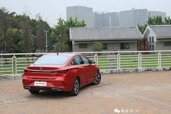 动力强劲！长安逸动PLUS来了，10万元级又一性价比屠夫！