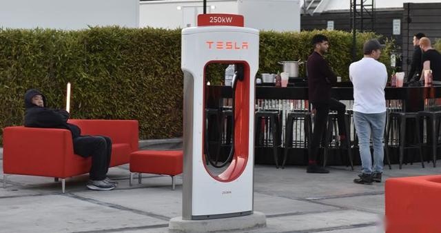 最高支持250kW充电功率 特斯拉大规模布局V3超充桩
