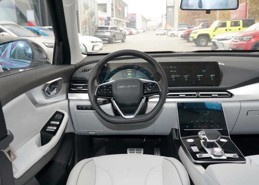 北汽要是认真造车，还是能像模像样的，X7 PHEV要18万起