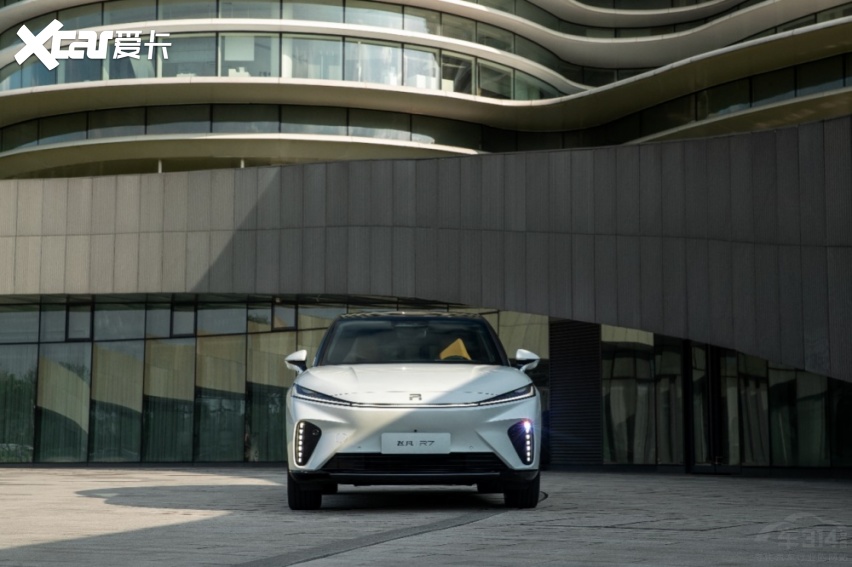 特斯拉Model Y的平替 飞凡R7对比小鹏G6