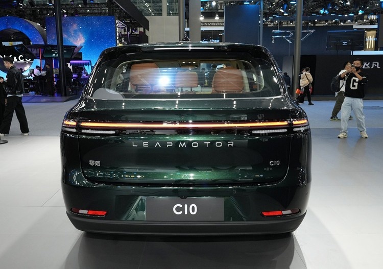 增程/纯电都有，零跑C10预售15.18万元起