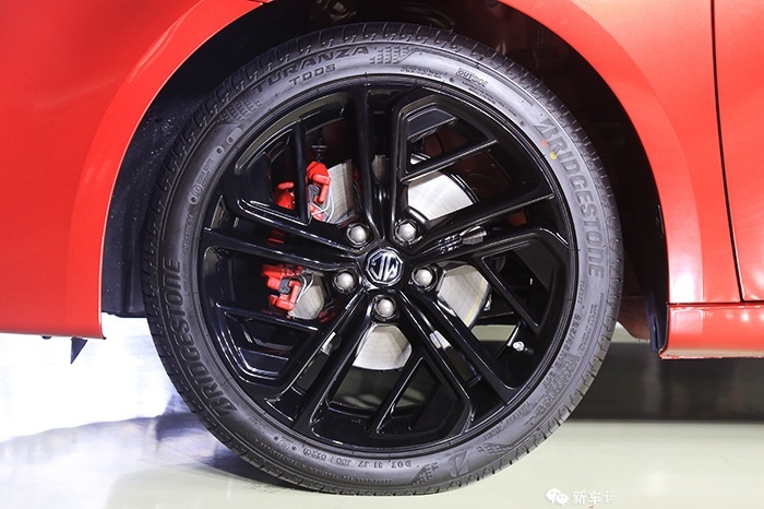 第三代名爵6实拍：名字让人迷惑，但车诚意满满