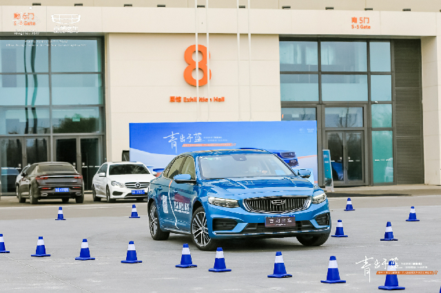 吉利星瑞千人品鉴暨交车仪式 “家轿颠覆者”不是说说而已