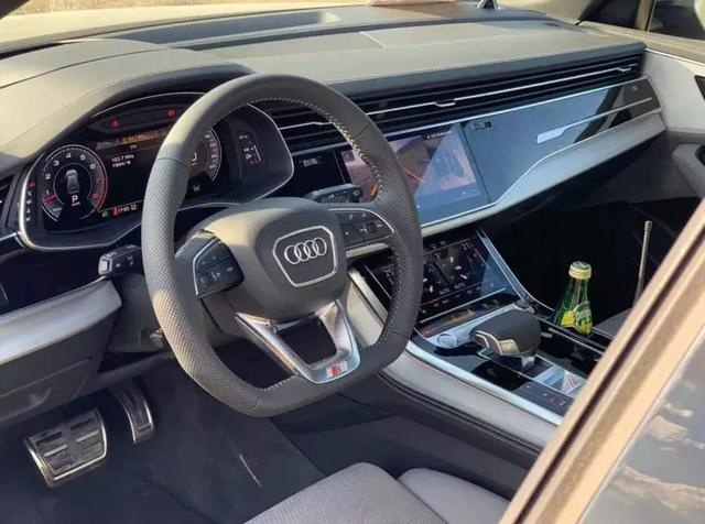 GLE Coupe靠边站，奥迪Q8才是比肩卡宴的百万级豪华旗舰SUV
