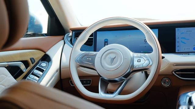 纯电中大型SUV,18度电能跑100公里?测试岚图FREE超长续航版