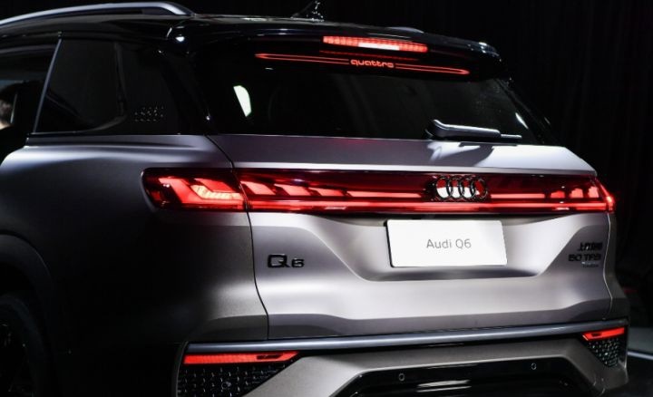 长度赶超奥迪Q7、宝马X5，提供6/7座椅布局，奥迪Q6发出真香警告