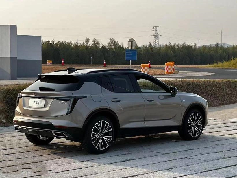 凯迪拉克GT4无伪实车曝光，定位运动SUV