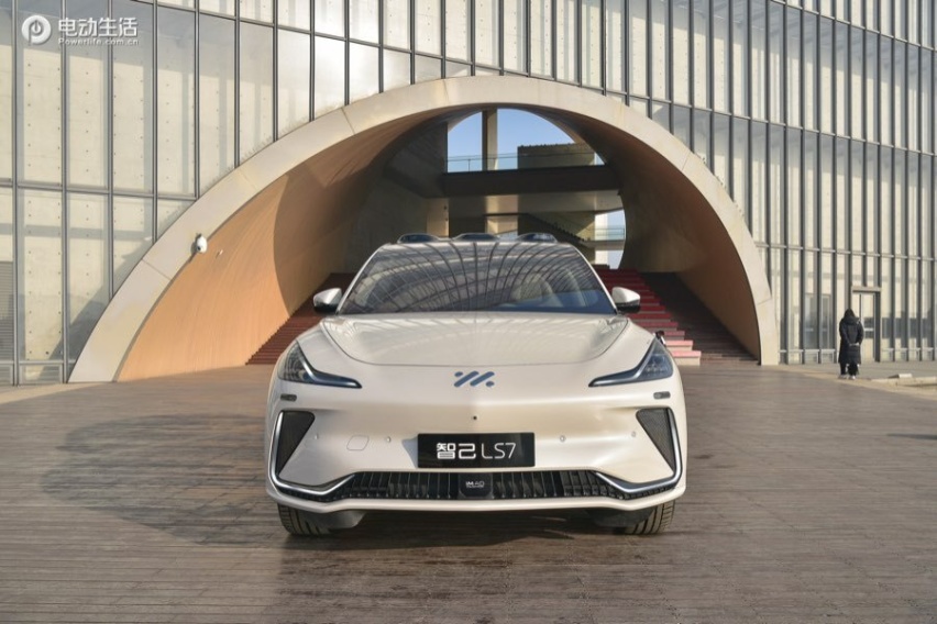 静态抢先体验智己LS7 堪称全“视界”最好的SUV