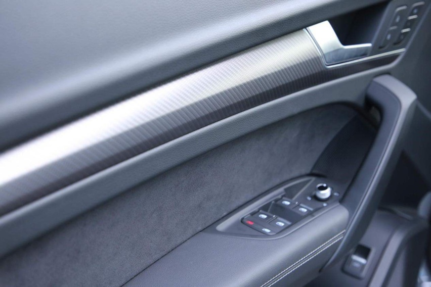 张扬的实用主义者 试驾奥迪Q5L Sportback
