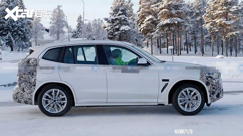 bmw-ix3-facelift-spy-photo (5).jpg