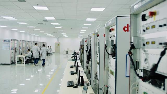 北汽蓝谷加速高端转型，市场看好极狐品牌成长