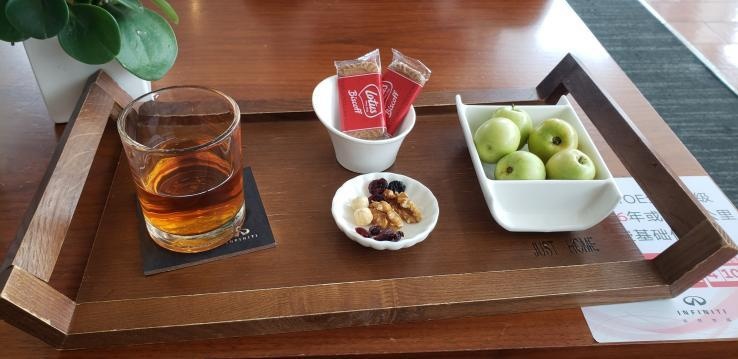 高端服务让我留足于英菲尼迪4S店,但营销手段和车让我放弃