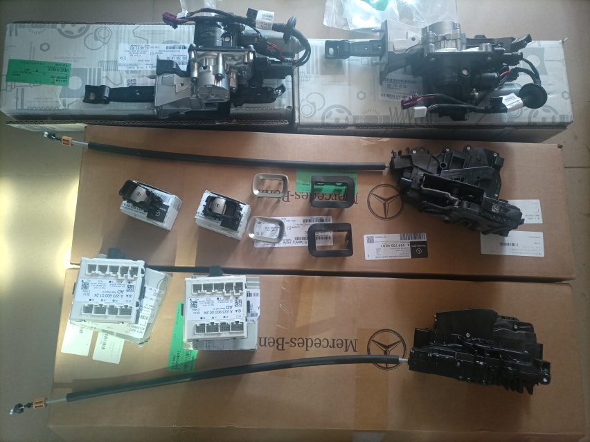 21款迈巴赫S480升级原厂主动环境氛围灯 自动后门 车载冰箱施工详细