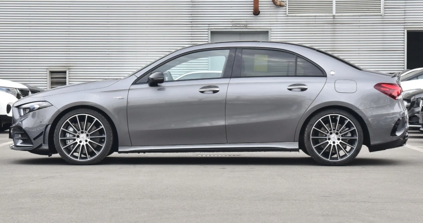 奔驰性能AMG，还是高配却不足40万！四驱底盘+2.0T，4.9秒破百