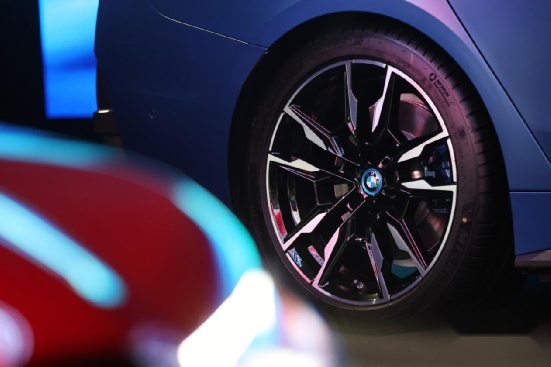 BMW i品牌如何定义未来出行？超越电动，灵感使然