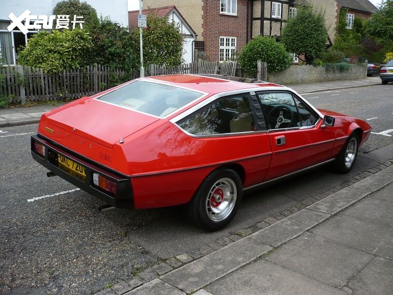 采用正统豪华跑车风格的elite双生车-路特斯07clat