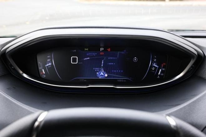 个性兼具功能性，搭载1.8T+8AT，试驾东风标致新款5008
