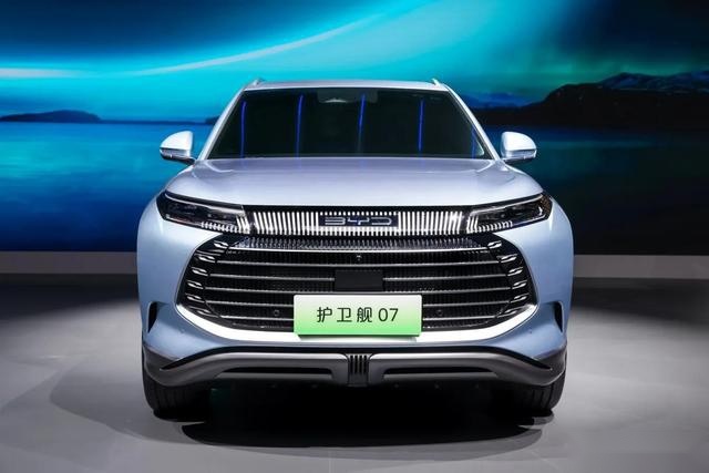海洋与王朝之争？比亚迪护卫舰07预售价22万起，和唐DM怎么选？