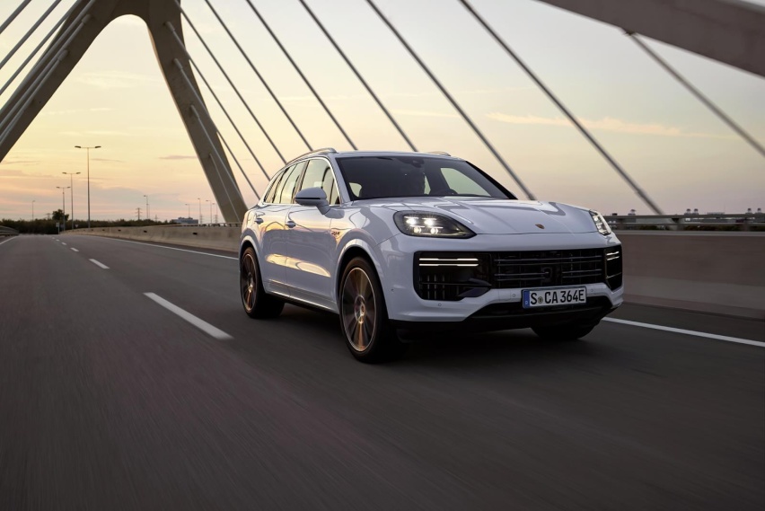 保时捷新款Cayenne Turbo E-Hybrid上市