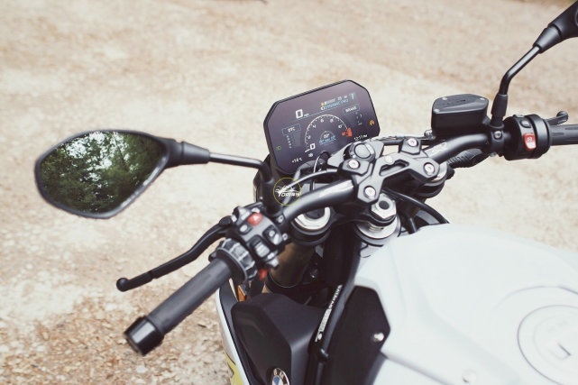 新一代宝马S1000R国内上市 售价188,900元起！