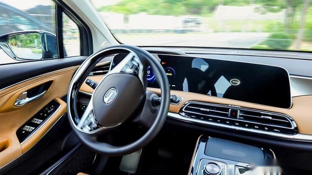 24.96万起，挑战百万级豪车的埃安LX来了，续航650km