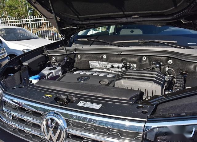 轴距近3米，V6大排量，价格不到40万，气势不输奥迪Q5L
