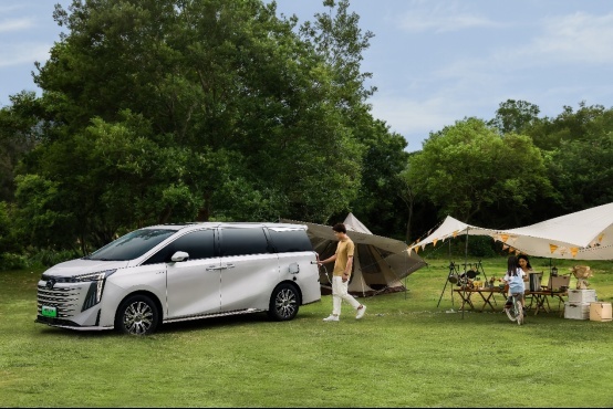 同级唯一2.0T+PHEV！传祺E9正式上市，售32.98万元起