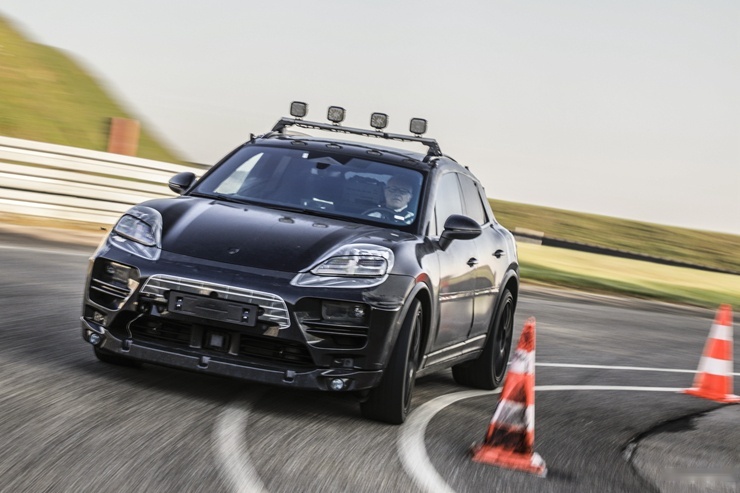 拥有800V整车架构 保时捷纯电动Macan300万公里路试
