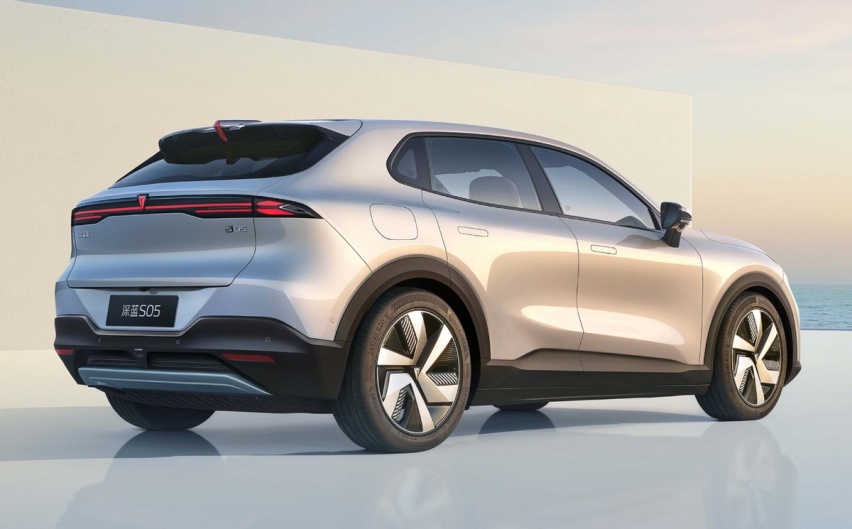 10万出头就能买到的增程SUV，不仅标配L2级智驾，配置还超高