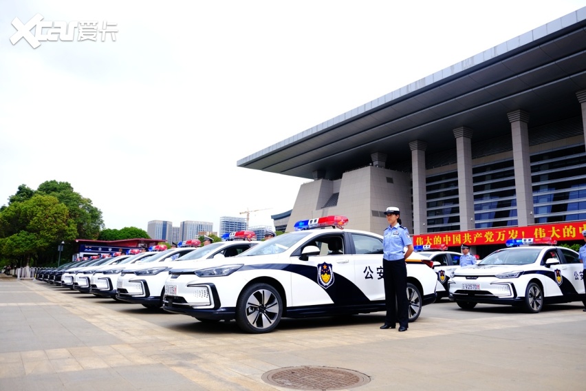 接受一线警队实战考验 北京EU7服役昆明警队