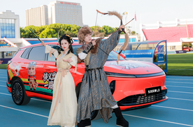 唐国强都接梗了！东风风神×楚超的“封神”操作有多野？