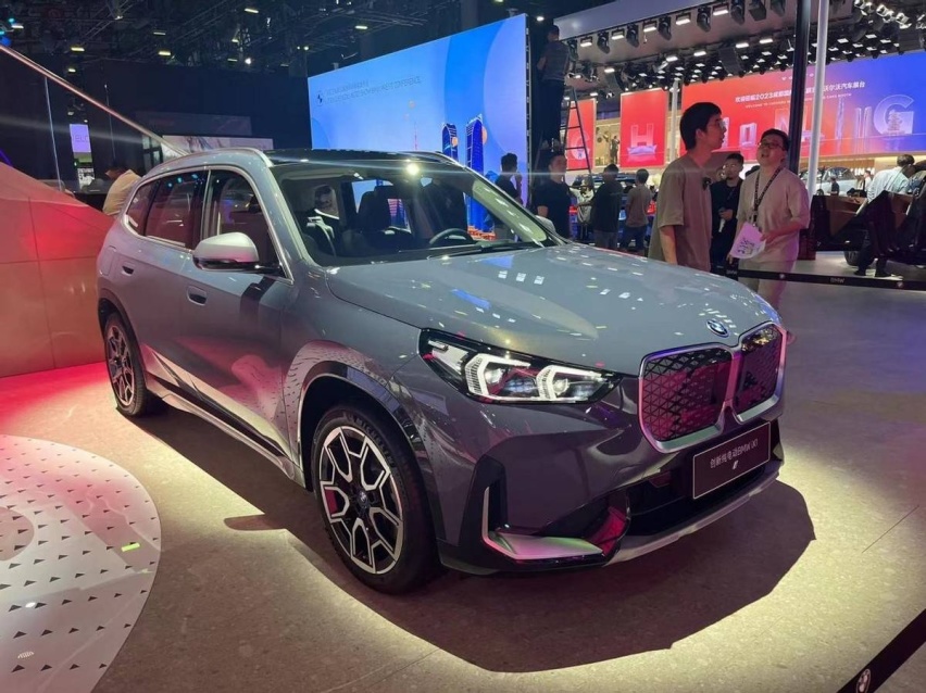 30万的 iX1、近190万的i7等新车领衔，宝马最强电动车阵容绝了！