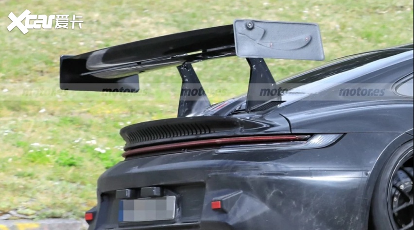 全新保时捷911 GT3 RS无伪谍照，拥有夸张尾翼