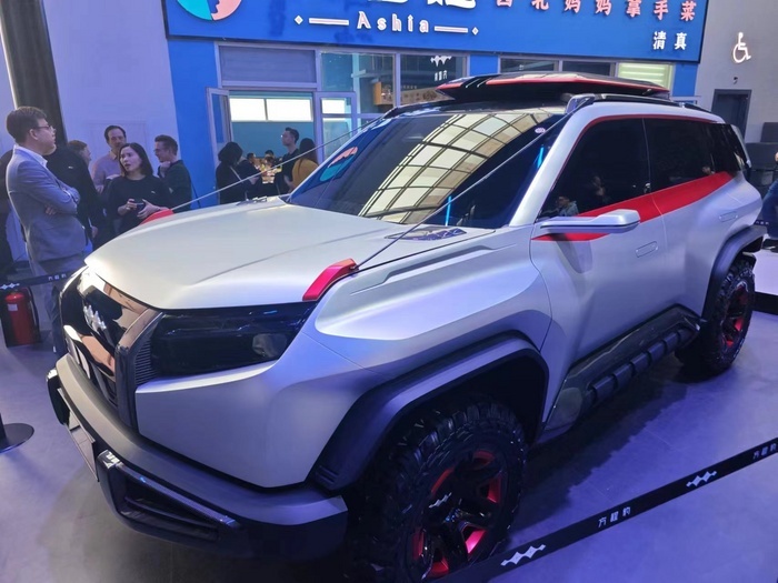 方程豹就不做普通的车，豹8、豹9、Super 3亮相车展