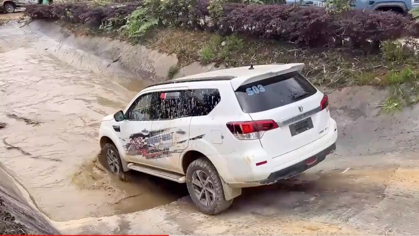 新帕拉丁斩获2024汽车越野极限挑战赛总分TOP3，滑轮组脱困NO.1