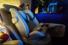 极狐考拉上市13.18万起，预售订单5206台，全球首款智能亲子车要火