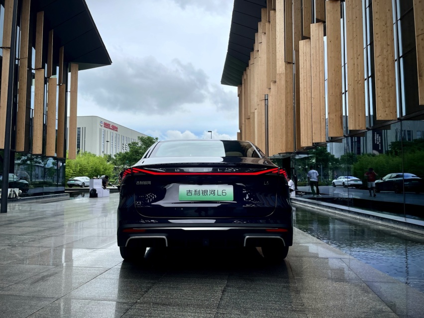 跟秦血拼！吉利L6智能化/动力超赞 10万级小鹏？