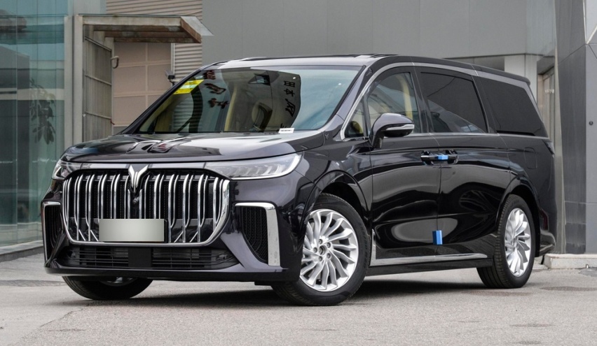 静态体验新款岚图梦想家PHEV，它实力还不错，但价格你能接受吗