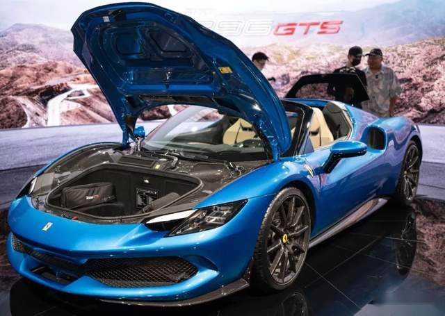 近距离静态体验法拉利296 GTS，触不可及的“梦”我摸到了