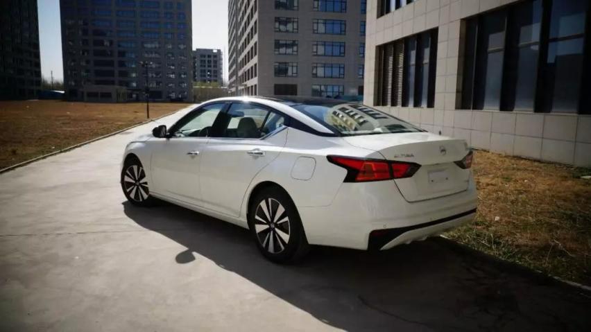 号称“最速B级车”的天籁，为什么要试2.0L智行版？
