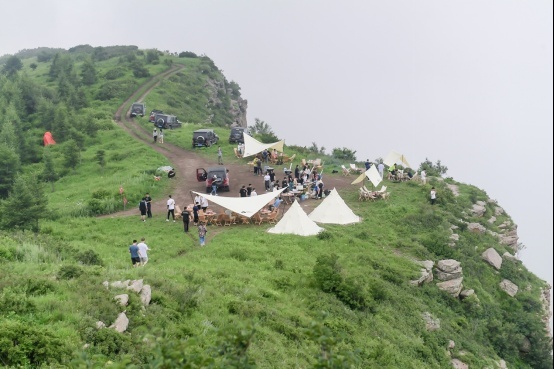 一部BJ40就是一个世界，北京越野亿元宠粉建“悦野联盟”